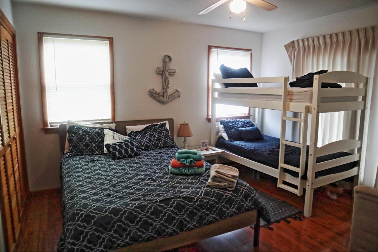 Lake Front Modern Beach House-Hatteras Island Ейвън Екстериор снимка