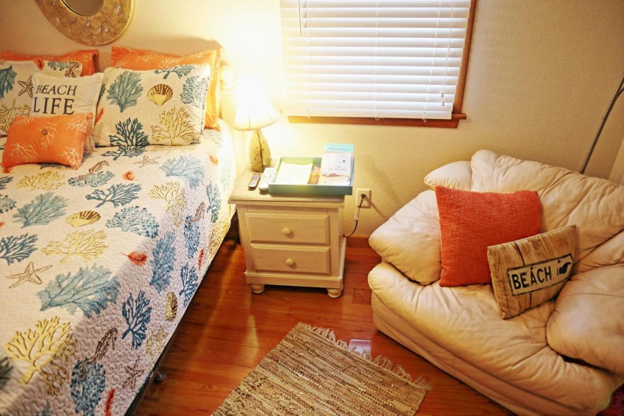 Lake Front Modern Beach House-Hatteras Island Ейвън Екстериор снимка