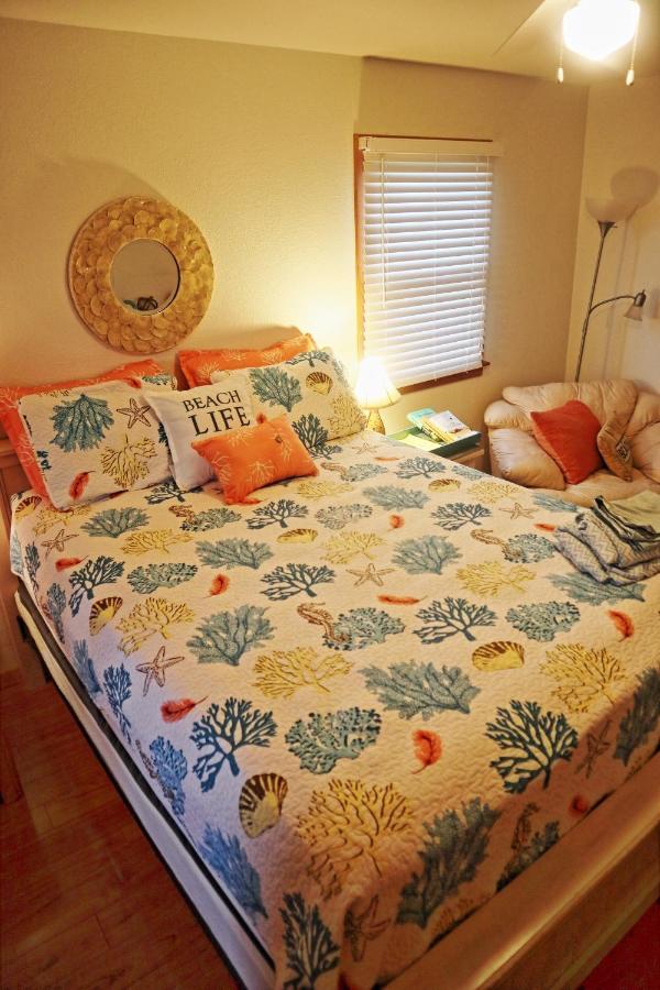 Lake Front Modern Beach House-Hatteras Island Ейвън Екстериор снимка